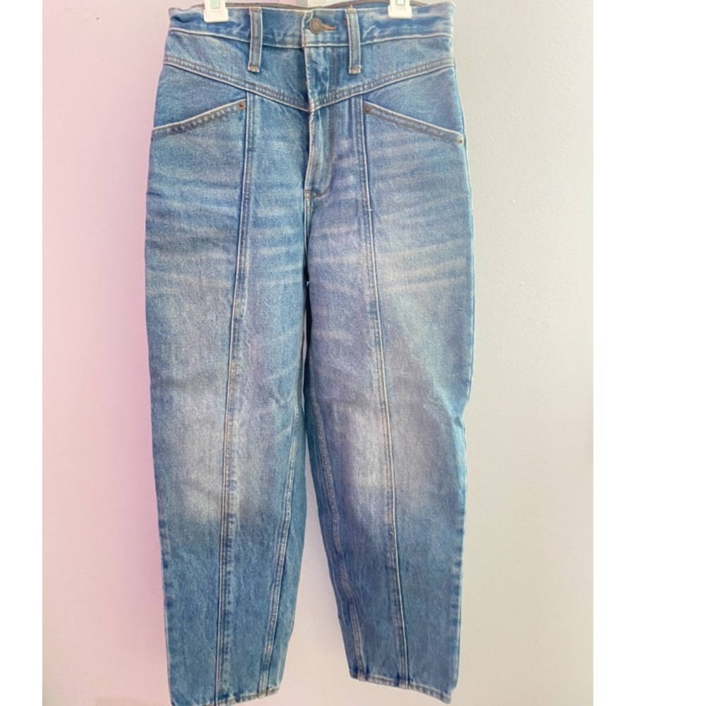 Stitched design mom jeans